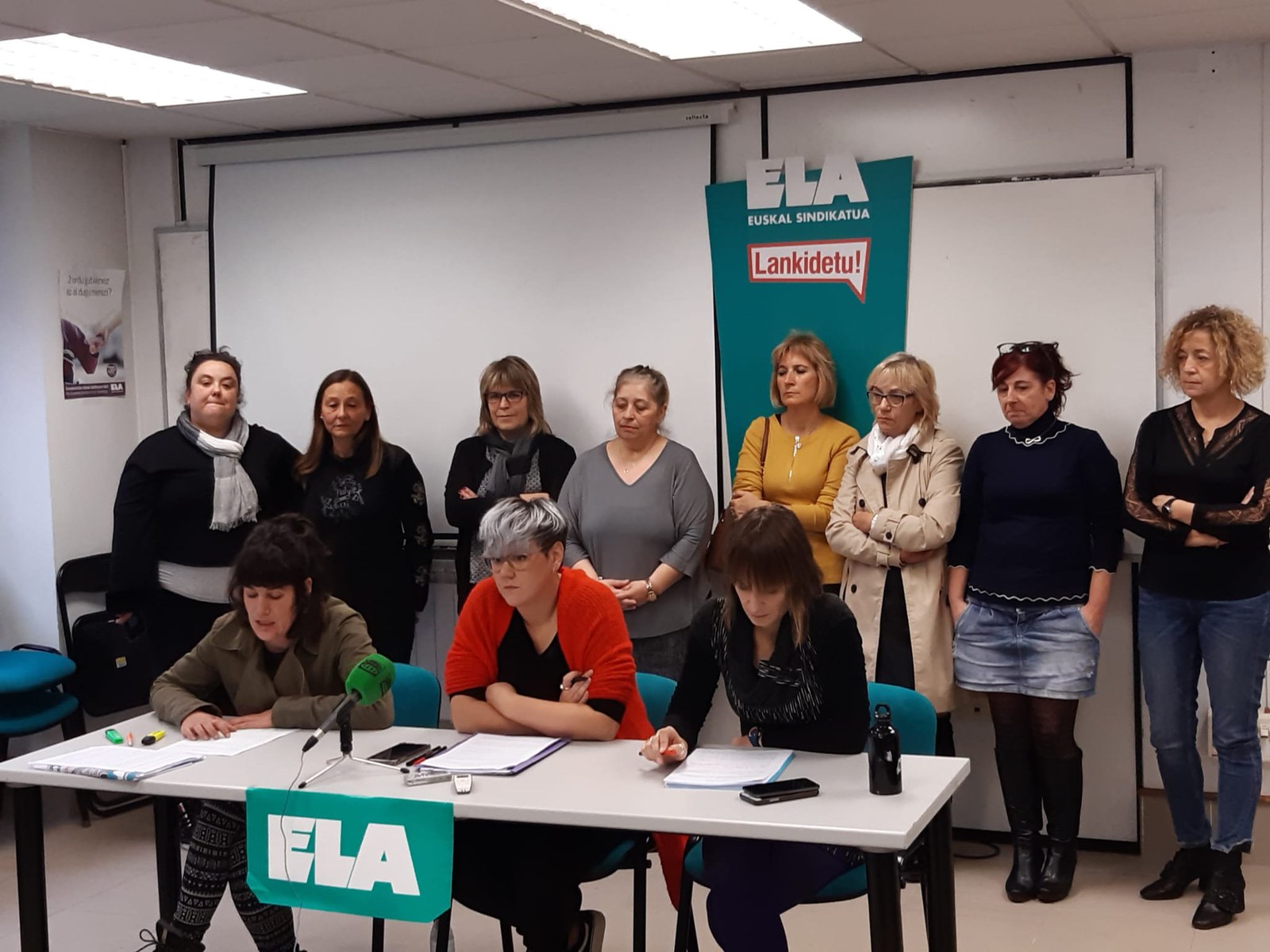 Las trabajadoras de limpieza de edificios de Gipuzkoa pararán contra la brecha salarial el 17 de diciembre Las trabajadoras de limpieza de edificios de Gipuzkoa pararán contra la brecha salarial el 17 de diciembre