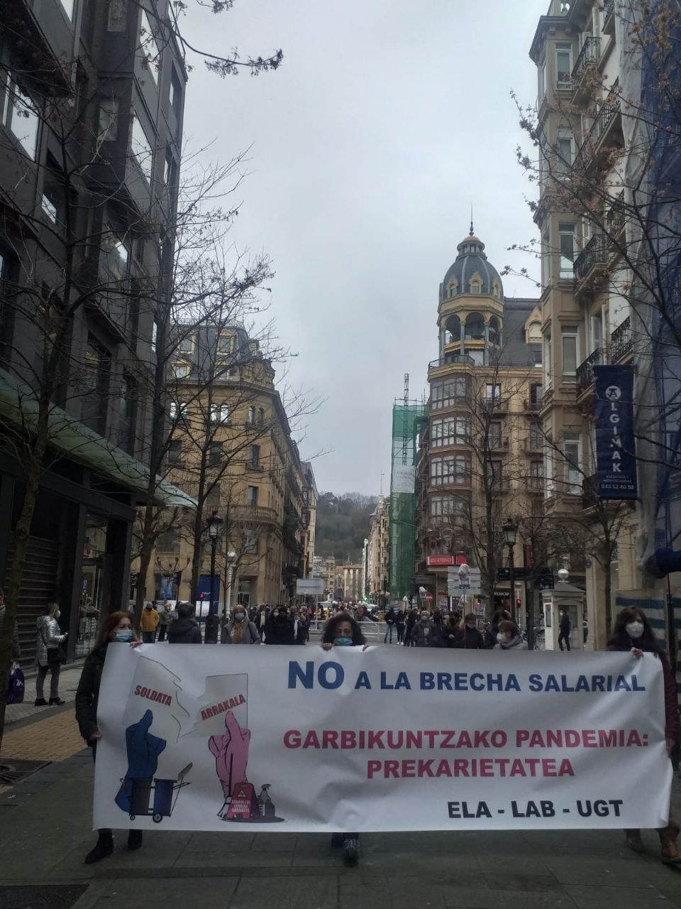 Las trabajadoras de limpieza de edificios y locales de Gipuzkoa en huelga contra la brecha salarial que sufren