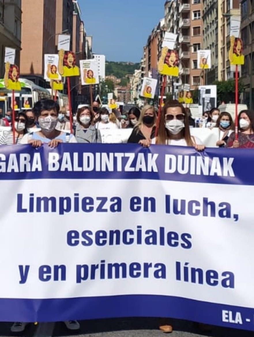 Las trabajadoras han mostrado su adhesión a la huelga en las contratas de limpieza de los centros de Osakidetza