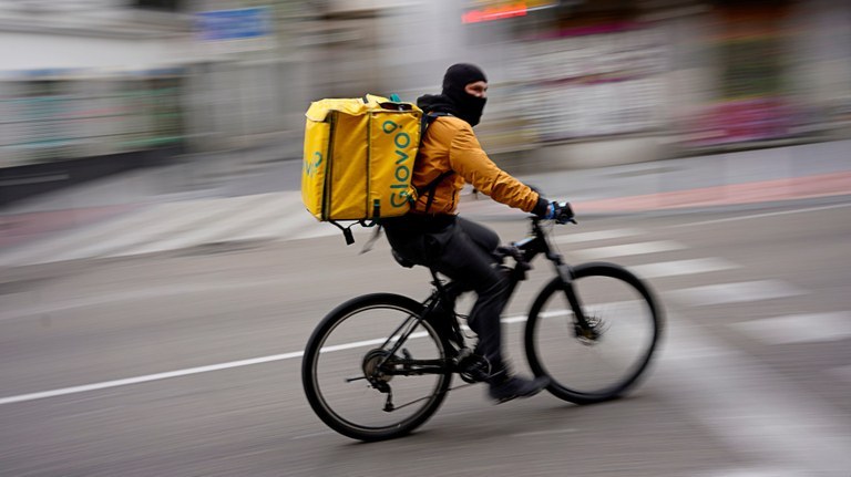 Los y las  trabajadoras de Glovo son falsos autónomos