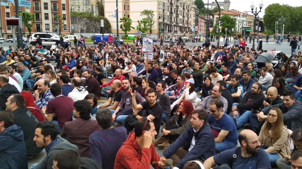 Tercera jornada de huelga en las oficinas y de despachos de Bizkaia