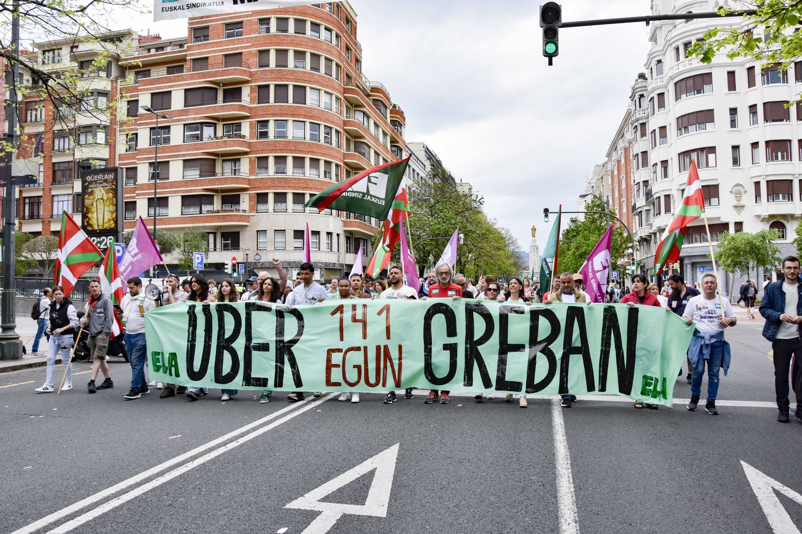 10.000 euro gehiago soldatetan urtean