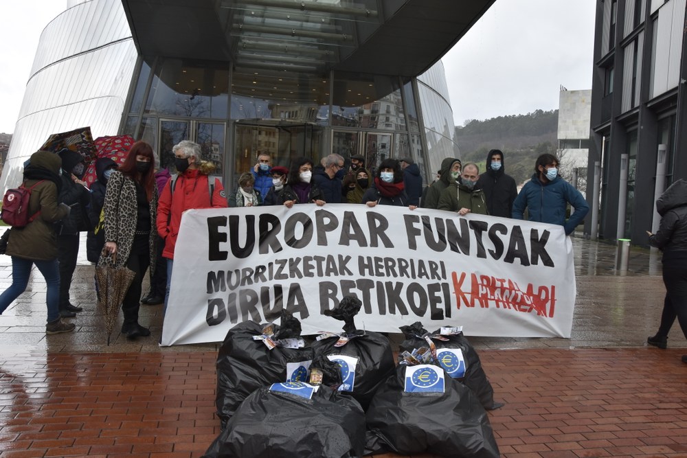 ‘Euskal Herriak Kapitalari Planto!’ ekimenak norabide aldaketa sakona eskatzen du eredu ekonomikoan