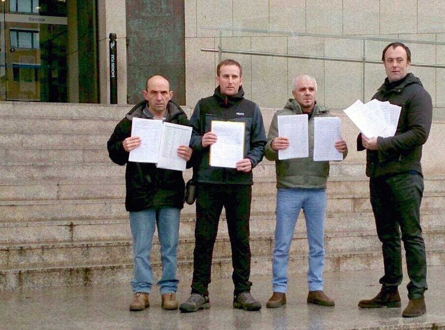 4.000 sinadura aurkeztu dituzte TS Fundiciones-eko langileek Donostiako Epaitegietan