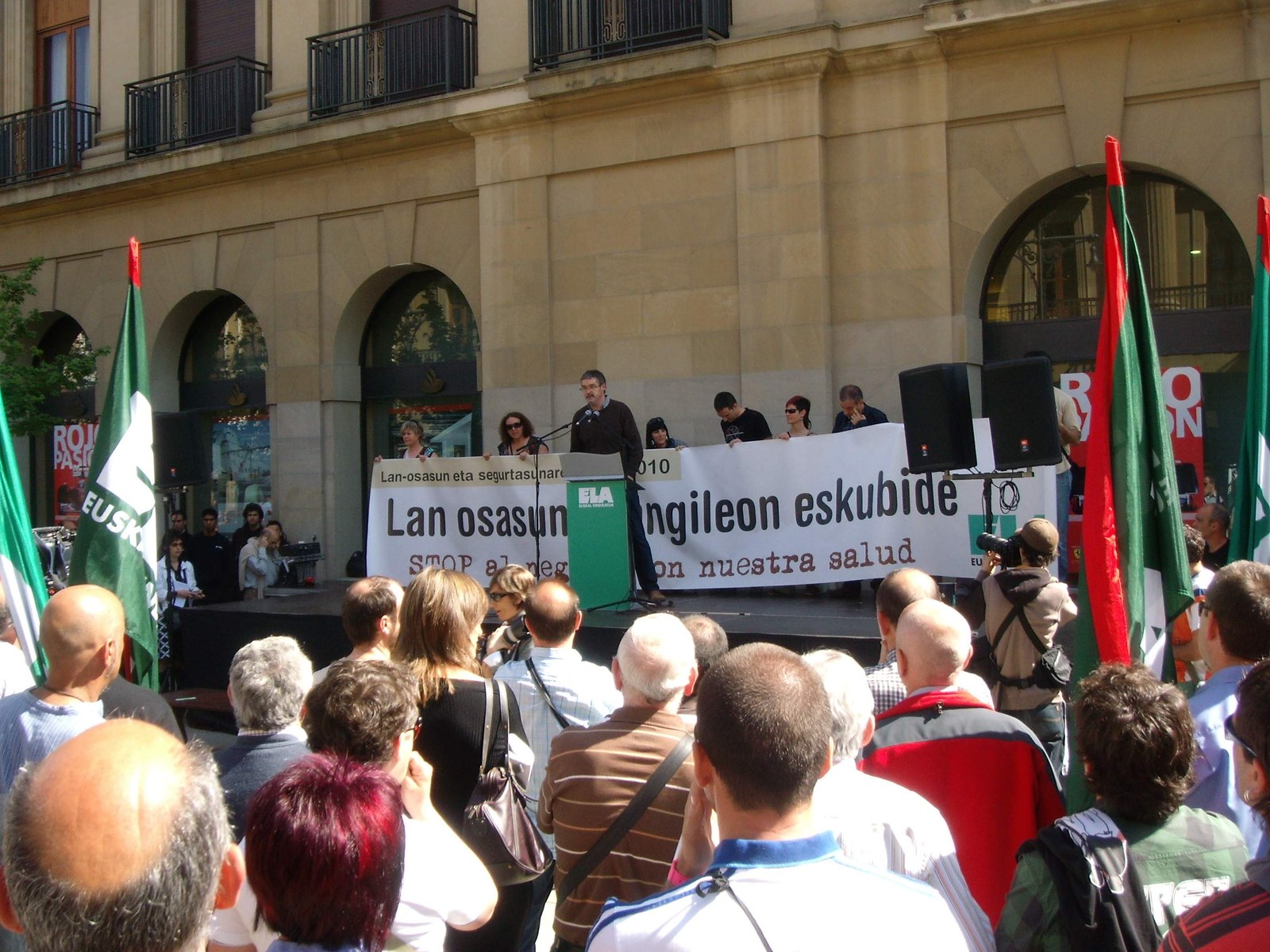 85 hildako lan istripuetan