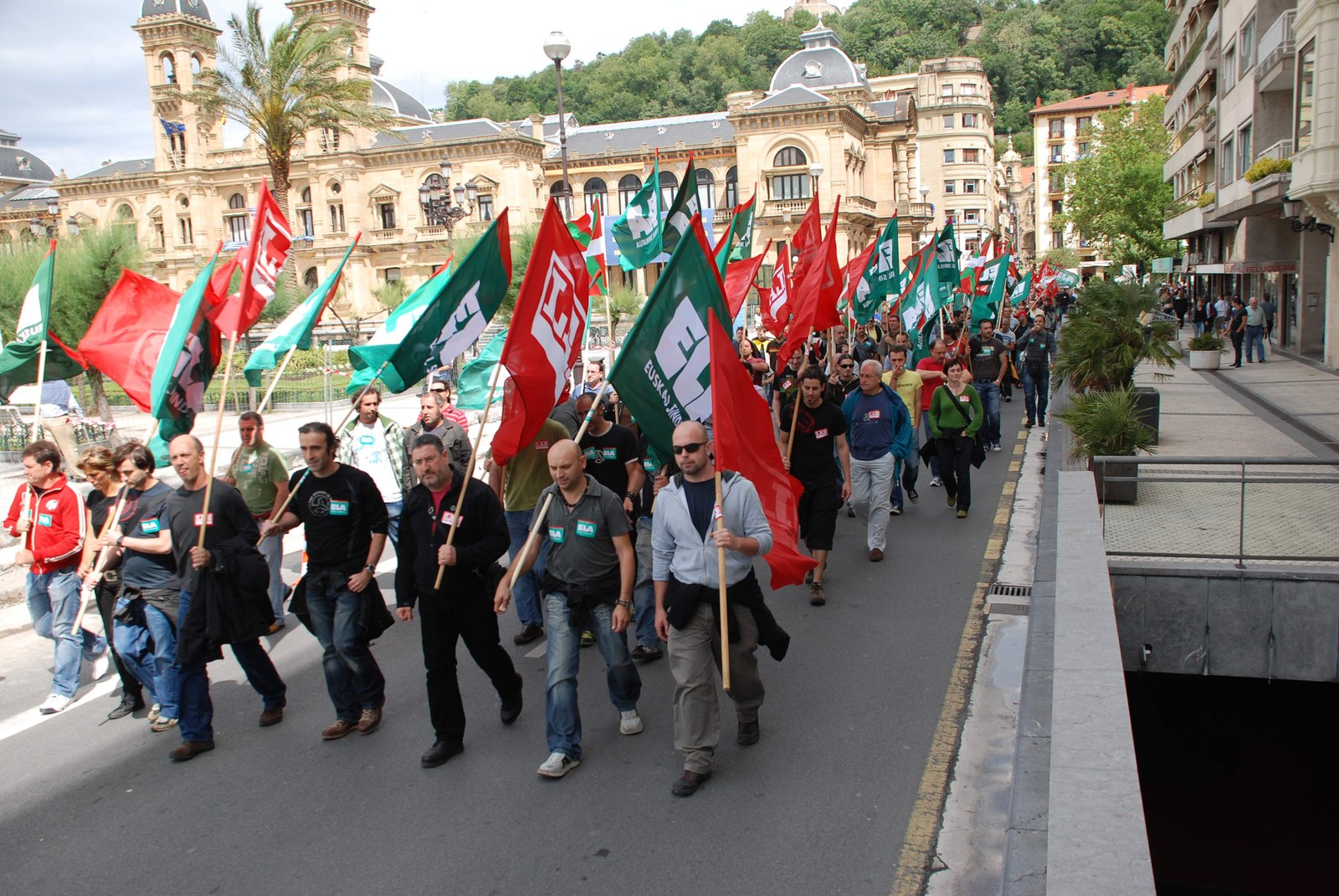 Adegik Gipuzkoako metaleko hitzarmena bertan behera utzi nahi du