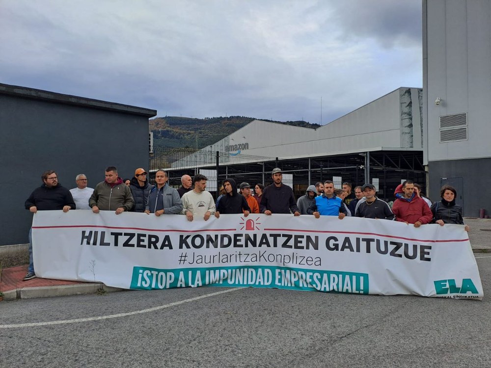 Amazoneko azpikontrata bateko langile bat hil da tren batek harrapatuta Amazoneko azpikontrata bateko langile bat hil da tren batek harrapatuta