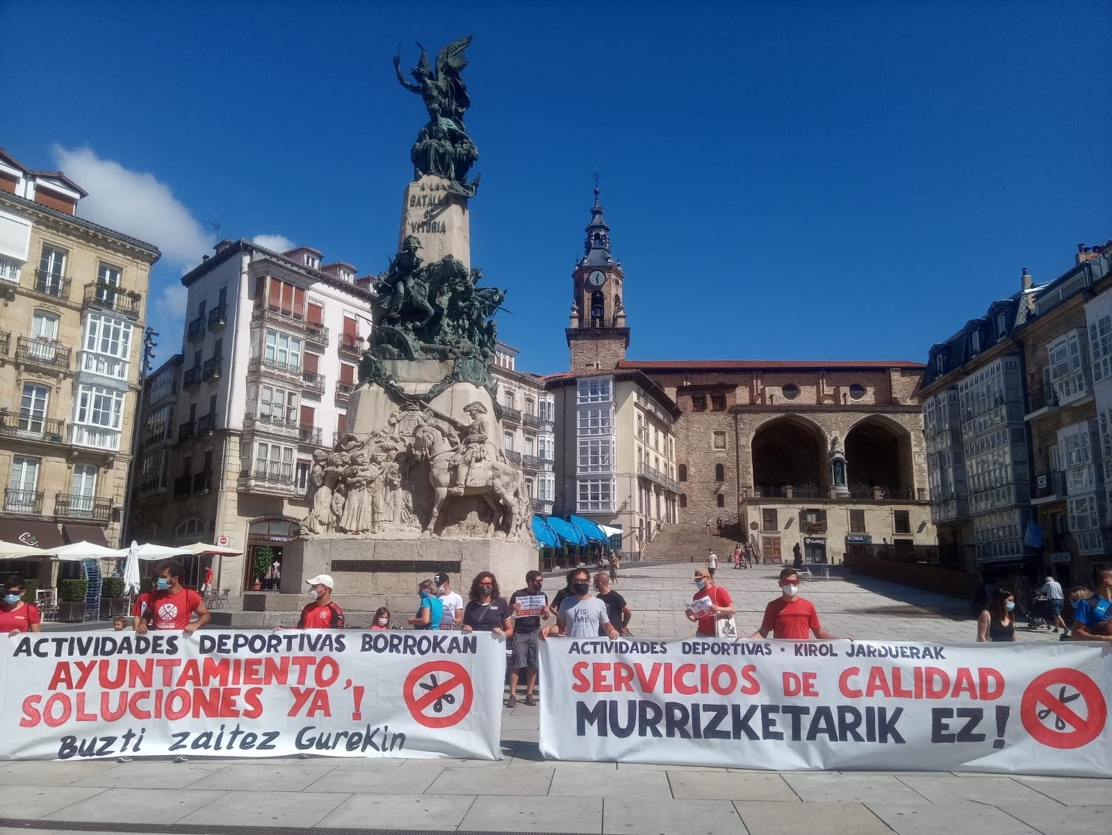 Arabako kirol-jardueretako langileen greba, oraingoz bertan behera