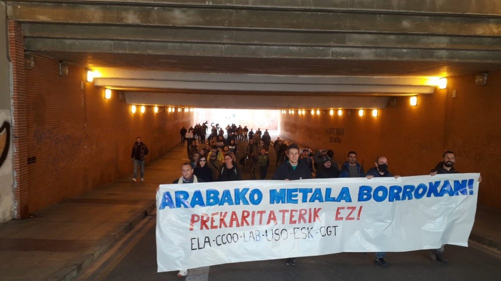 Arabako metalgintzako langileek manifestazioa egin dute probintziako hitzarmen duin baten alde