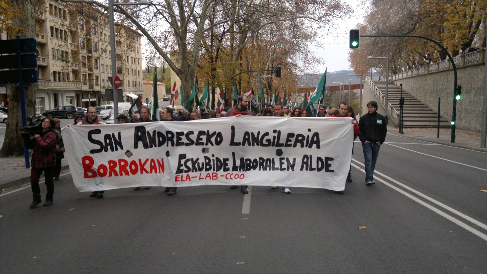 Atarrabiako San Andres Papelerako greba bertan behera, zuzendaritzak enpresa-ituna onartu ondoren