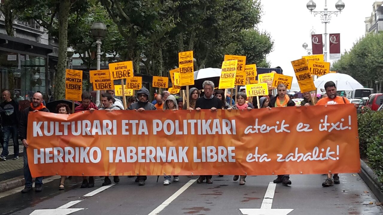 Auzitei Nazionalak 107 lokal eta herriko taberna konfiskatzeko erabakia salatu zuen ELAk