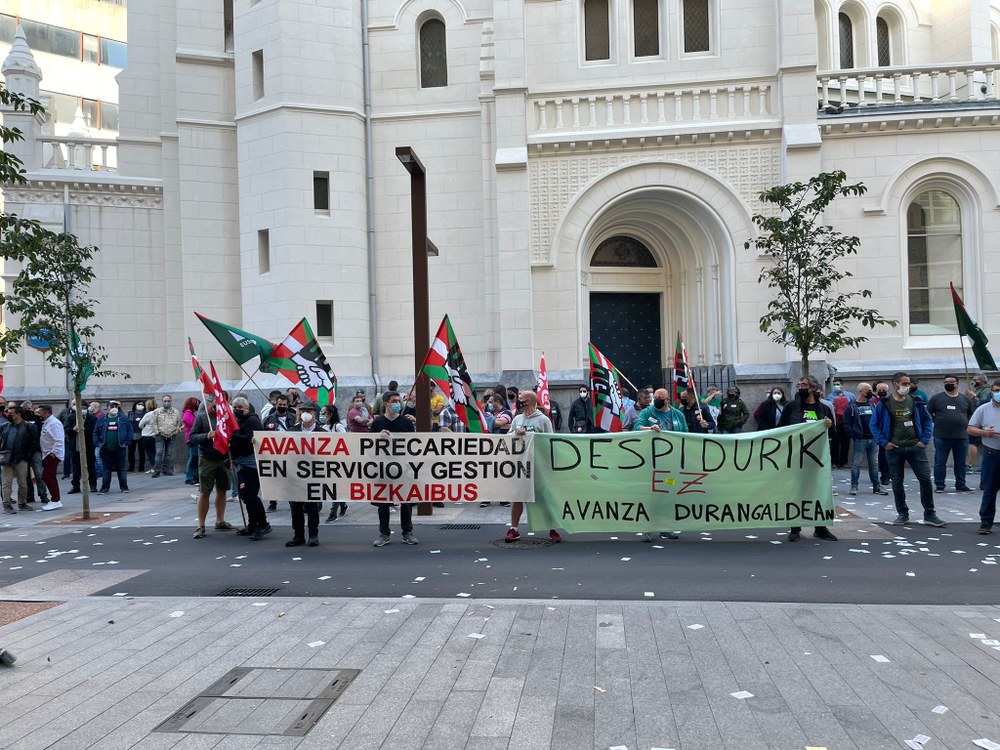 Avanza Durangaldea Bizkaibuseko langileek greba egun berria egin dute hitzarmenaren alde eta murrizketen aurka