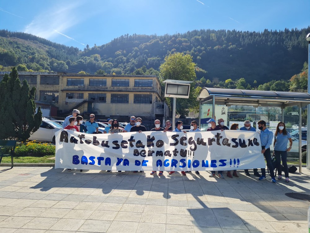 Avanzako garraio-zerbitzuan segurtasun handiagoa eskatzeko lanuztea