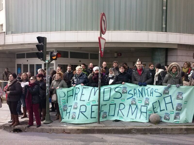 Barakaldoko Sanitas eta Muskizko Marcelo Gangoiti erresidentziak greban lan hitzarmenaren alde