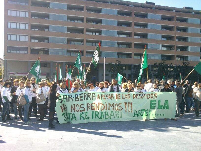 Berra zahar-etxeko kaleratuei elkartasuna