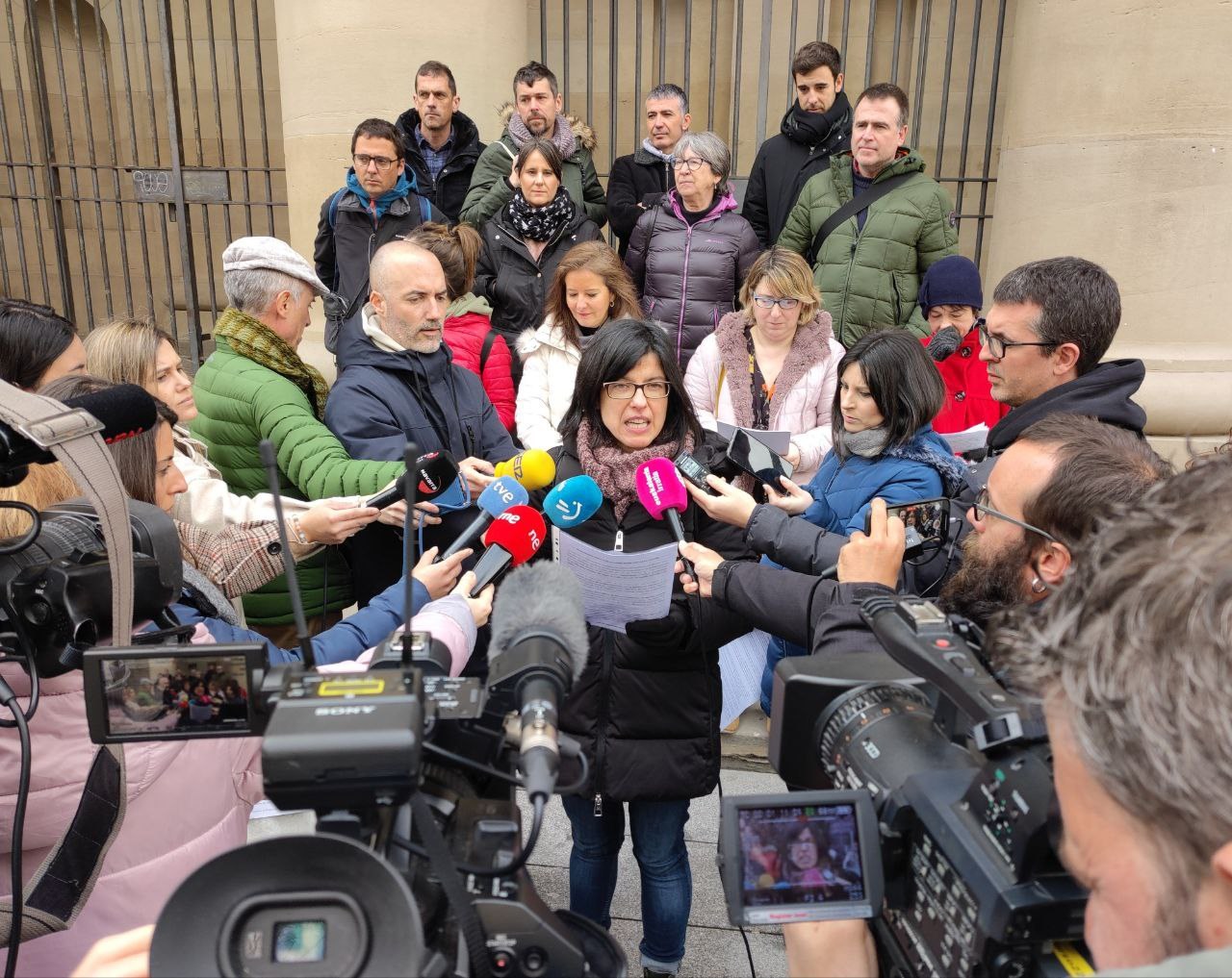 Beste greba egun bat apirilaren 3an