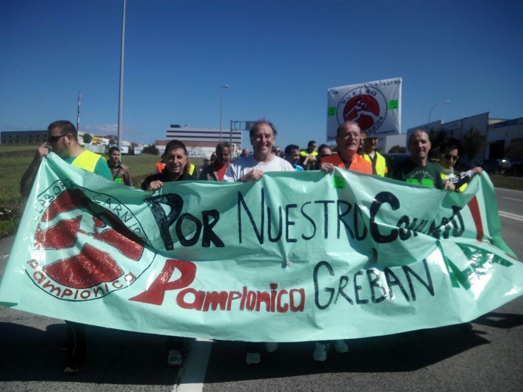 Bi aste greban La Pamplonican lan hitzarmenaren alde