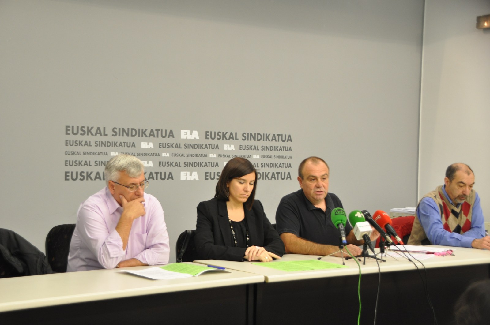 Bi urtetan 790 lanpostu suntsitu dira Kutxabanken