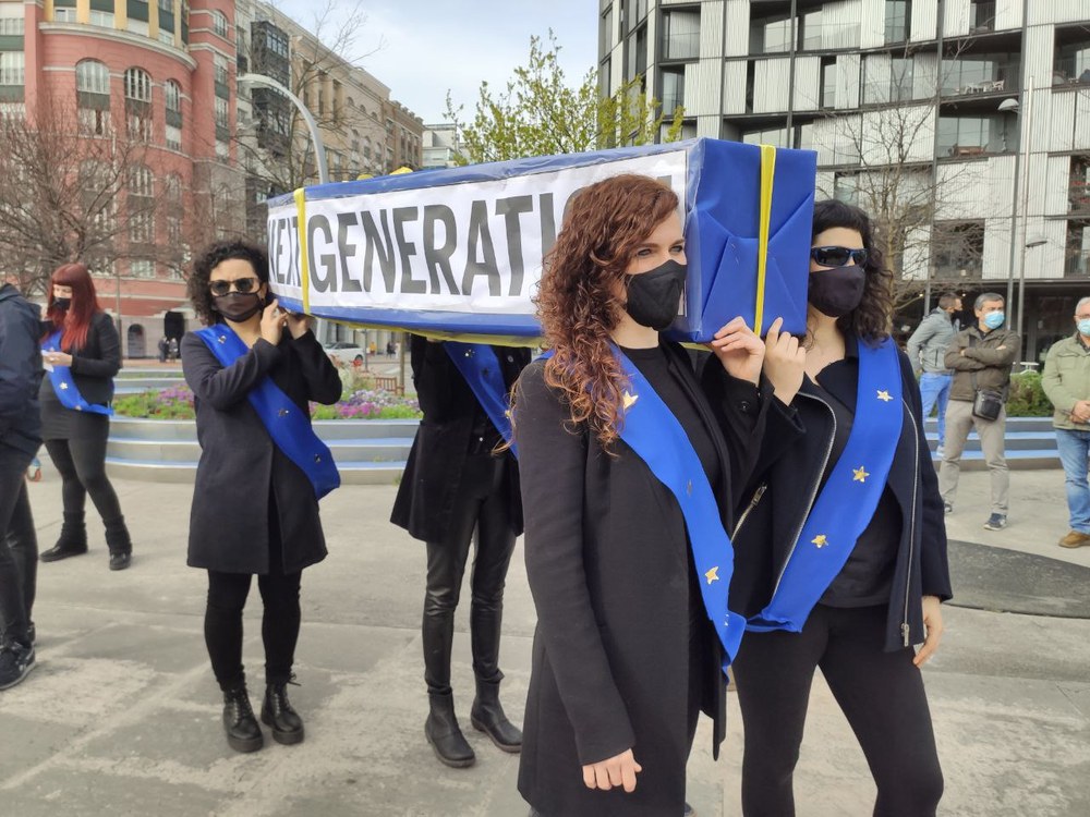 Bideoa| #Europako funtsak, pozoindutako oparia