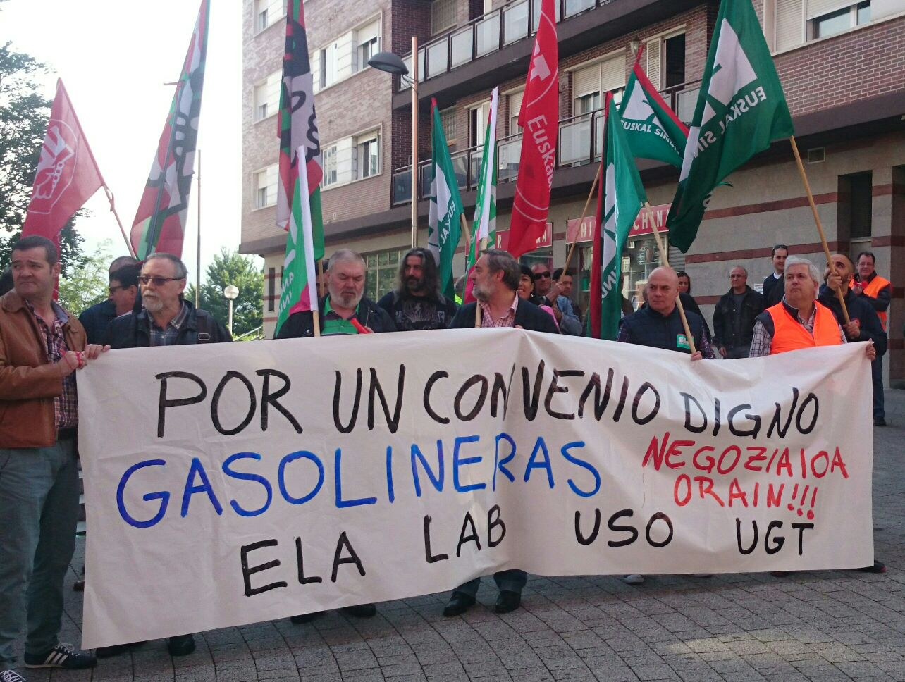 Bizkaiko gasolindegien sektoreko lan hitzarmenaren aldeko elkarretaratzea