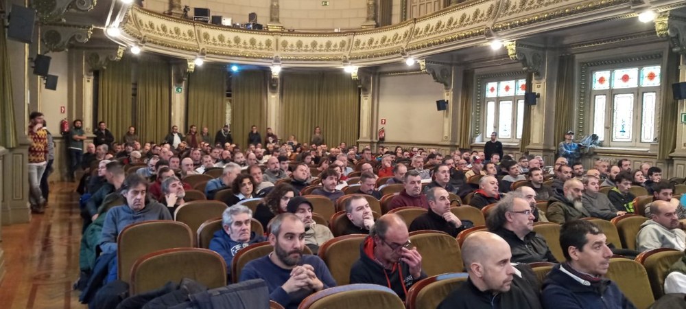 Bizkaiko Metalaren Hitzarmena ez sinatzeko ELAren erabakia berretsi dute aho batez militanteek