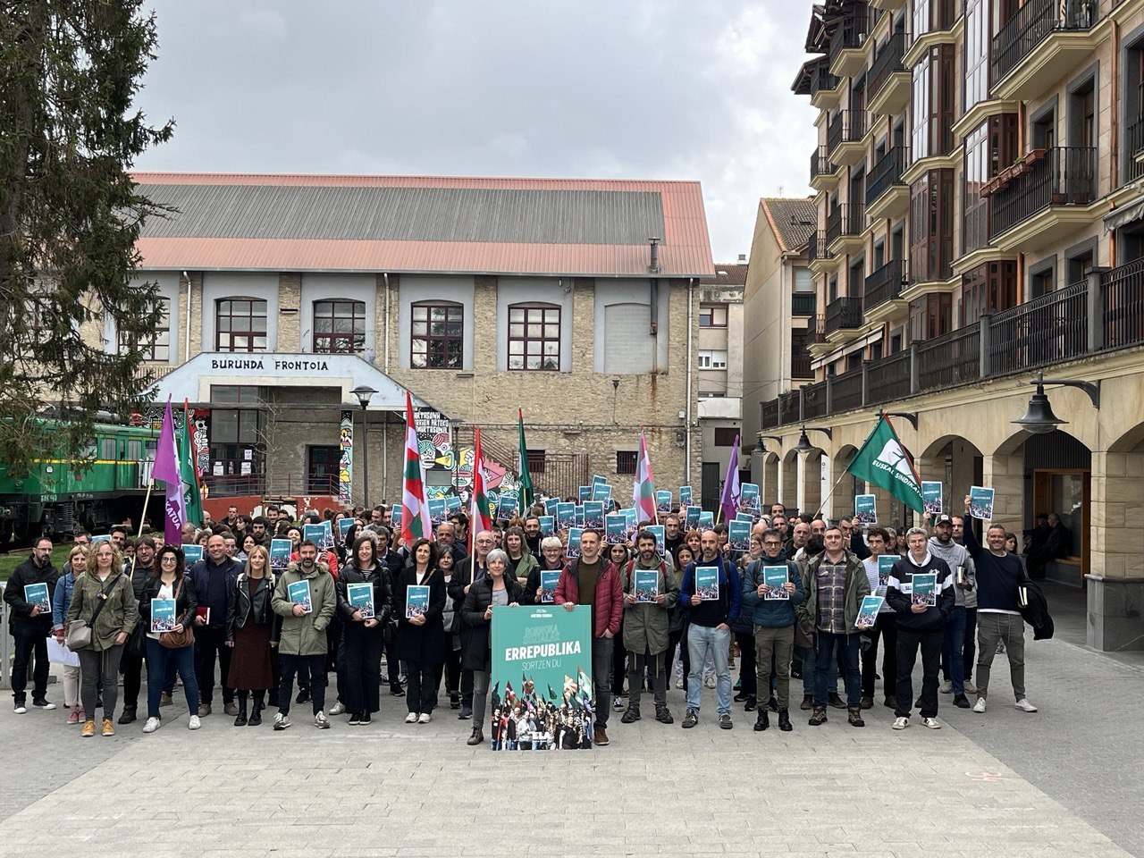 Borroka sozialak errepublika sortzen du