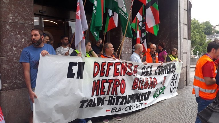 CCOO, Semaf, LAB, Egie eta ESK sindikatuen akordioak Metro Bilbaoko langileak pobretuko ditu