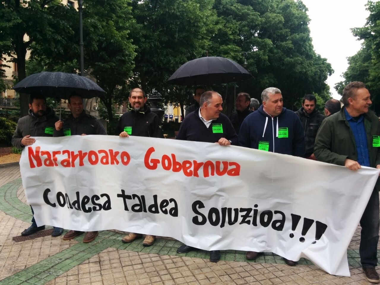 Condesa Taldearen inguruan administrazioek daramaten jarrera salatu dute ELA eta LABek