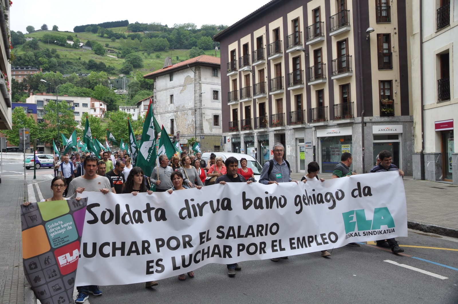 Confebaskek ez du negoziatu nahi