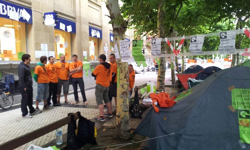 Corrugados Azpeitiako langileak, Donostian akanpatuta