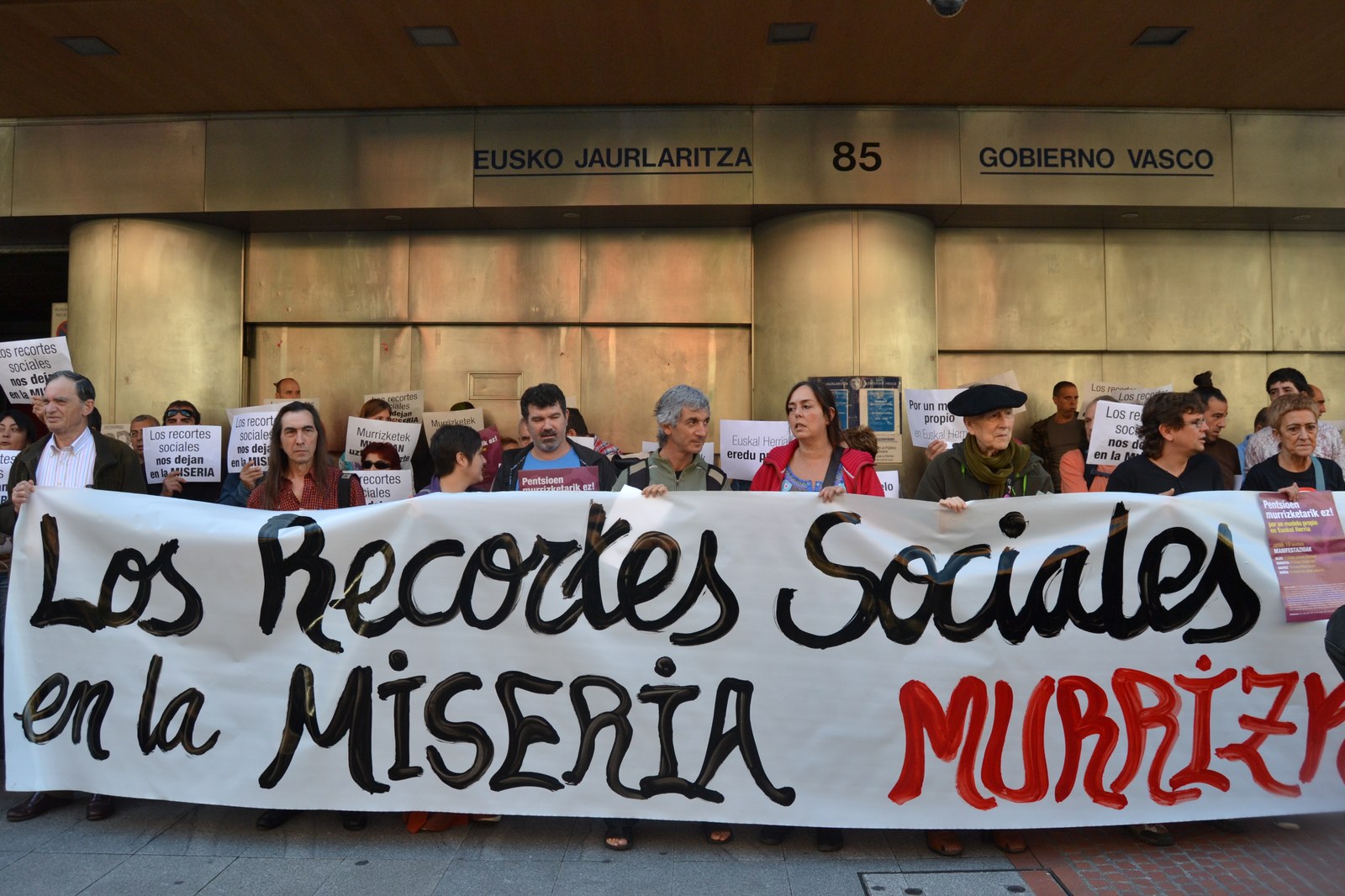 Gaur, larunbata, manifestazioak Bilbo, Gasteiz, Donostia eta Iruñean pentsioen erreformaren aurka