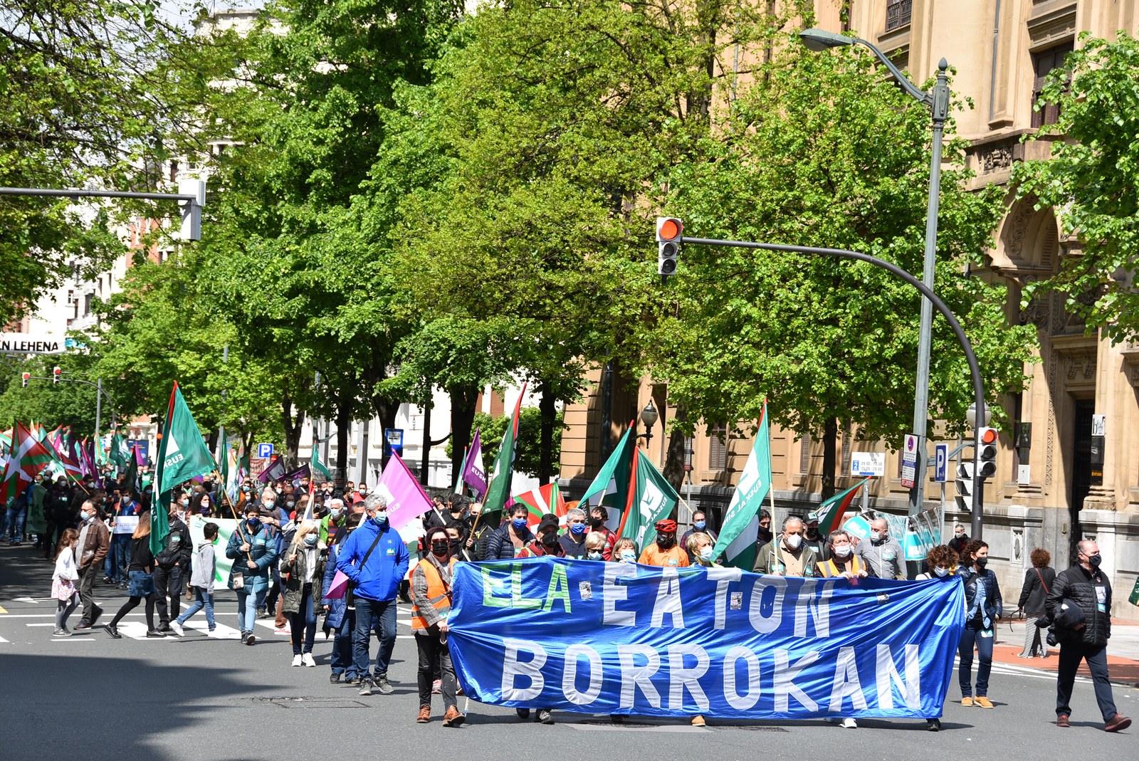 Desenpleguaren beherakada, baina krisiaren aurreko mailatik urrun