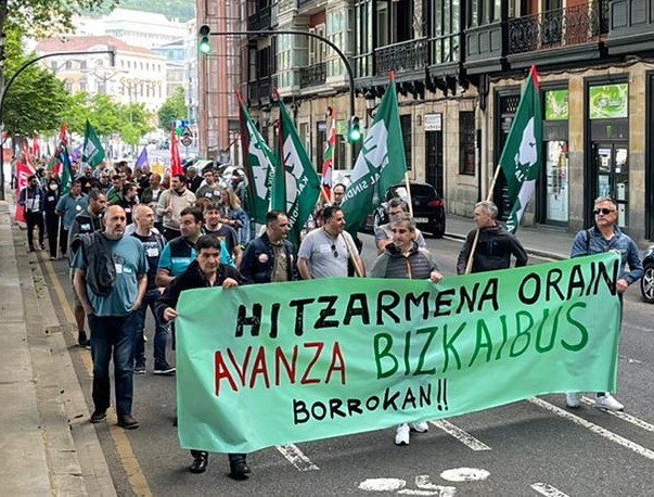 Durangaldeko Bizkaibusen greba eguna dute hitzarmenaren negoziazioaren blokeoa eta Aldundiaren pasibotasuna salatzeko