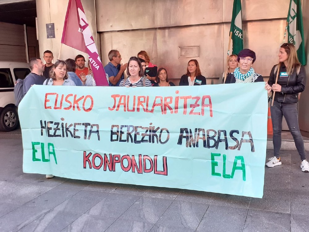 EAEko Heziketa Bereziko sektoreko kaosa salatzeko elkarreratzea egin du ELAk