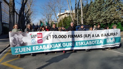 EAJ eta PSEk edukirik gabe utzi dute Herri Ekimena, 110.000 sinaduraren sostengua izan arren