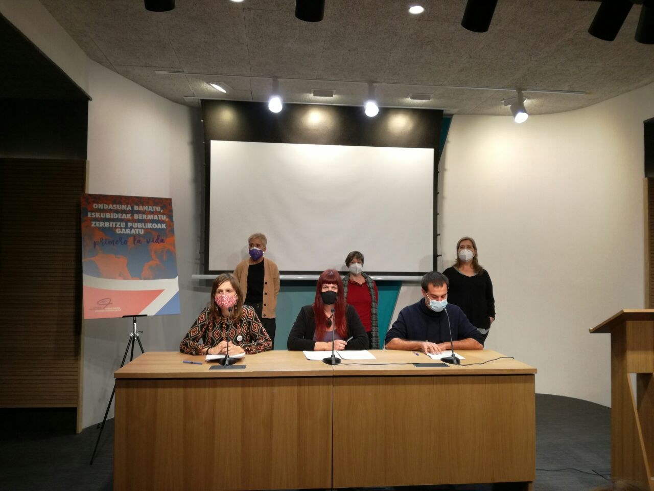 EHESK-k bat egiten du pentsionistek zein erresidentzietako egoiliarren senideek urriaren 31rako deitutako manifestazioekin