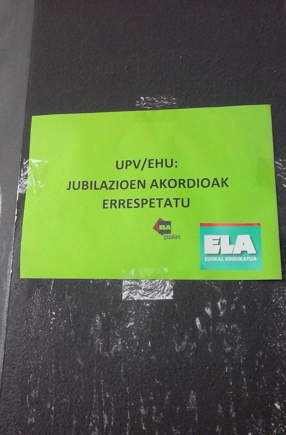EHUk bertan behera utzi nahi ditu negoziazio kolektiboari esker adostatuko erretiro akordioak