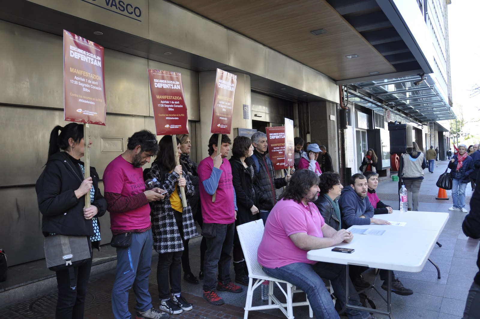 Ehunka eragilek bat egin dute apirilaren 1erako Bilbon deitutako manifestazioarekin