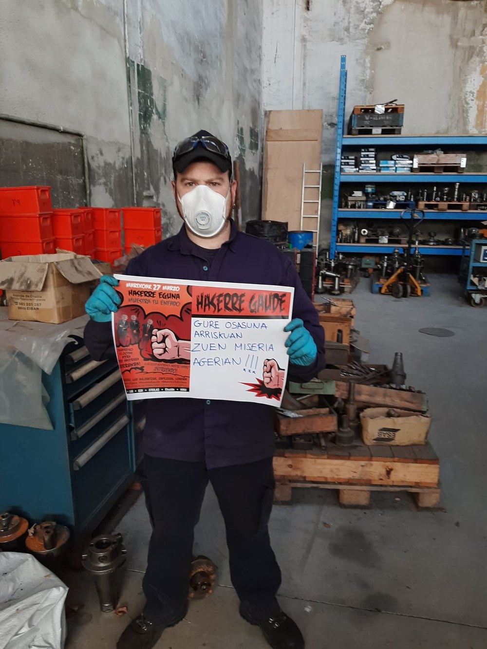 ELA eta LAB sindikatuek salaketa jarri dute Eusko Jaurlaritzaren eta Nafarroako Gobernuaren aurka, milaka langileen bizia eta osasuna arriskuan jartzeagatik