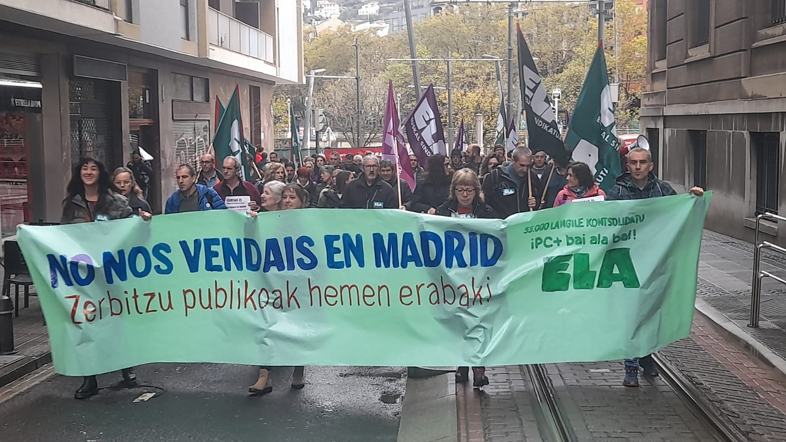 ELAk EH Bilduri, EAJri eta Elkarrekin Podemosi eskatu die defendatu ditzatela Madrilen sektore publikoko eskumenak