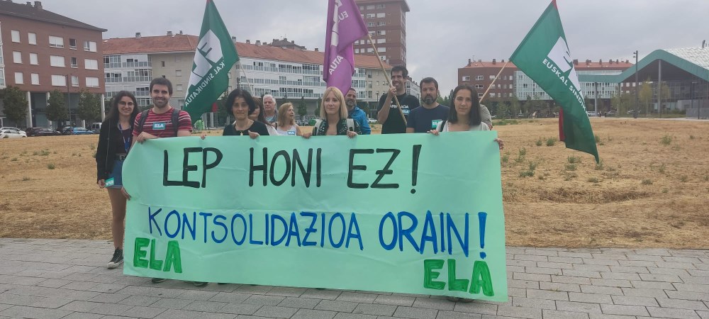 ELA irakasleen mahai negoziatzailetik altxatu da Hezkuntza sailak milaka langile kaleratze arriskuan jartzea erabaki duelako