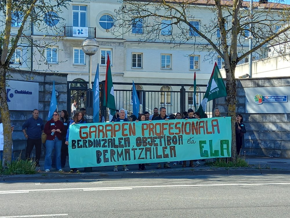 ELAk 2.000 sinadura baino gehiago bildu ditu Garapen Profesionalaren eredu berria eskatzeko