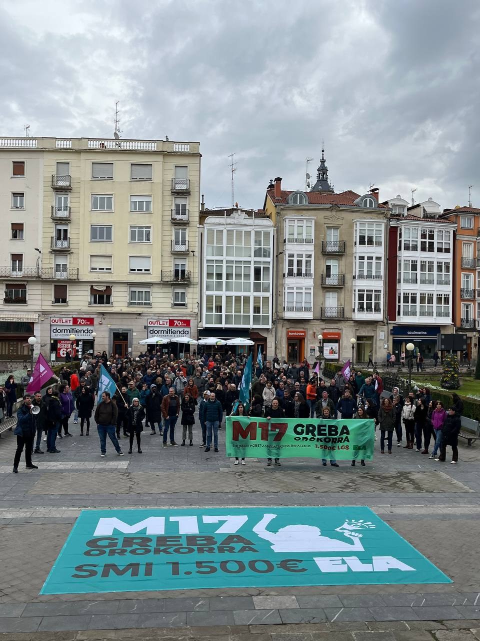 Greba deialdia irekitzen ari da Gutxieneko Soldata propiorako bidea Kongresuan eta hainbat erakunde politikotan