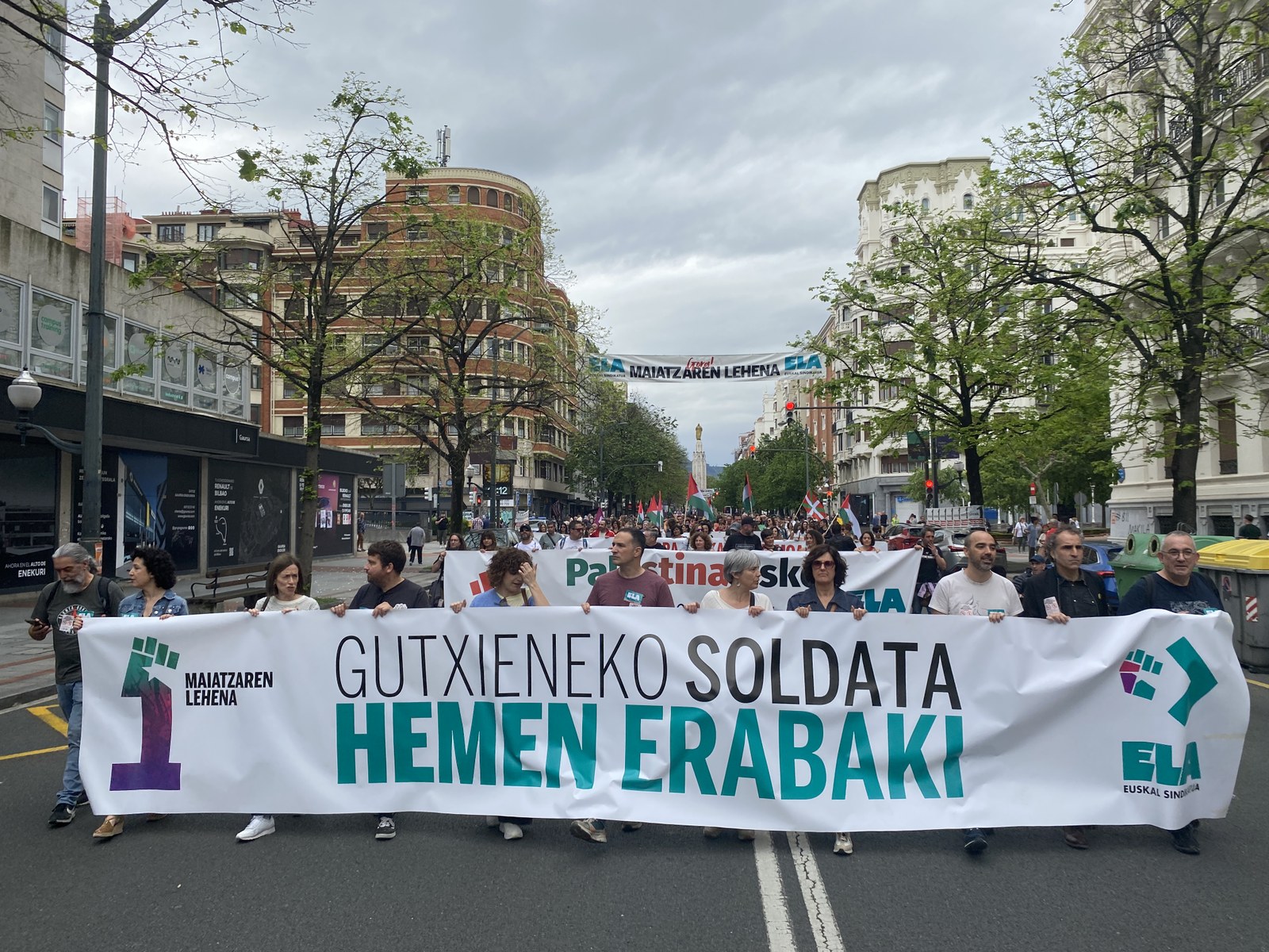 ELAk alderdiei eskatu die gelditu dezatela gastu militarraren eta gerra industriaren hazkundea