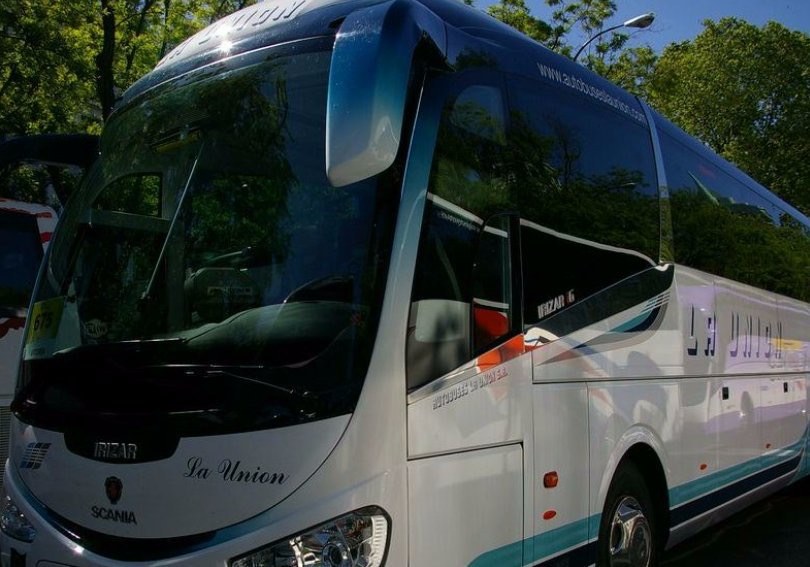 ELAk Autobuses La Unión-eko 7 langileen kaleratzea salatu du