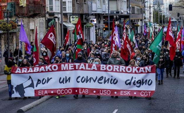 ELAk, CCOOk eta LABek Arabako metalgintzako greba-deialdiari eutsi diote maiatzaren 18, 24 eta 26an, patronalaren immobilismoaren aurrean