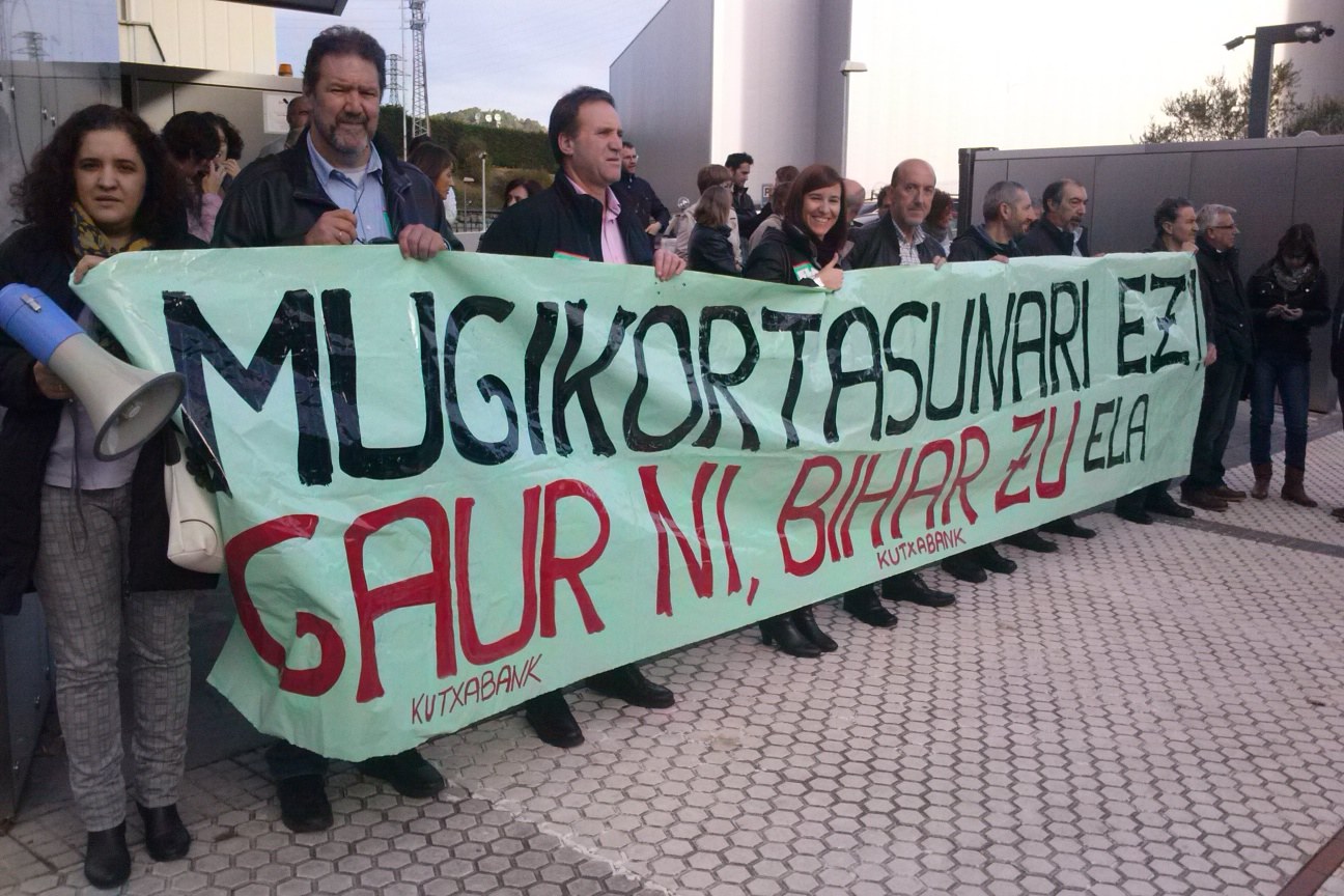 ELAk elkarretaratze batera deitu Kutxabanken, mugigarritasun geografikoaren aurka