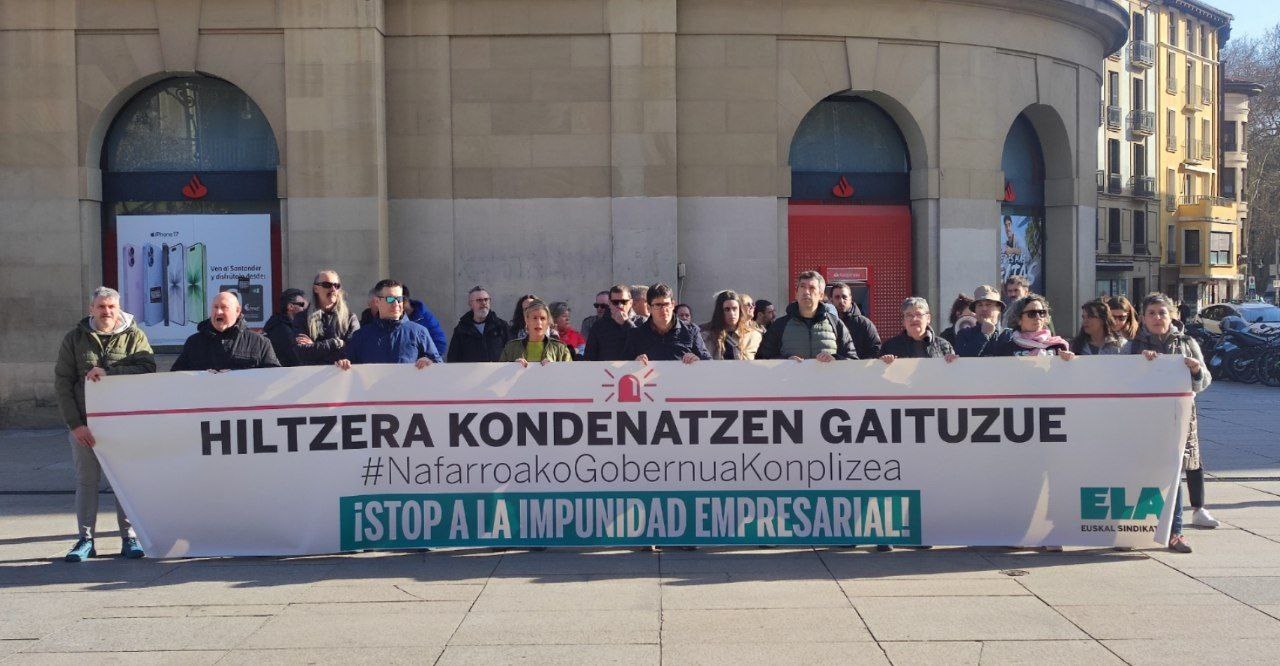 ELAk elkarretaratzea egin du Berriobeitiko Rokopoliseko laneko heriotza salatzeko