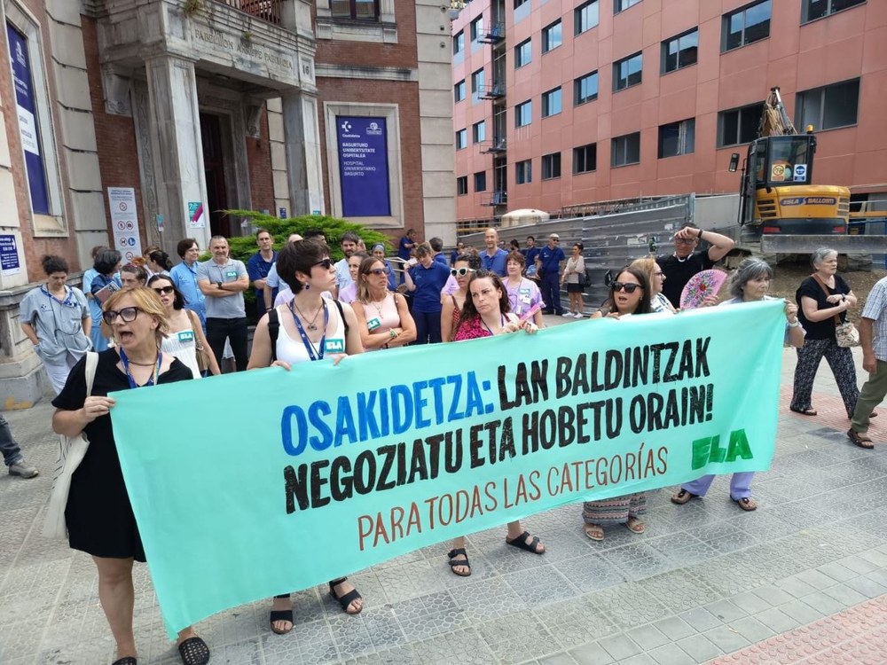 ELAk elkarretaratzeak egin ditu 25 osasun zentrotan lan baldintzak hobetzea eskatzeko