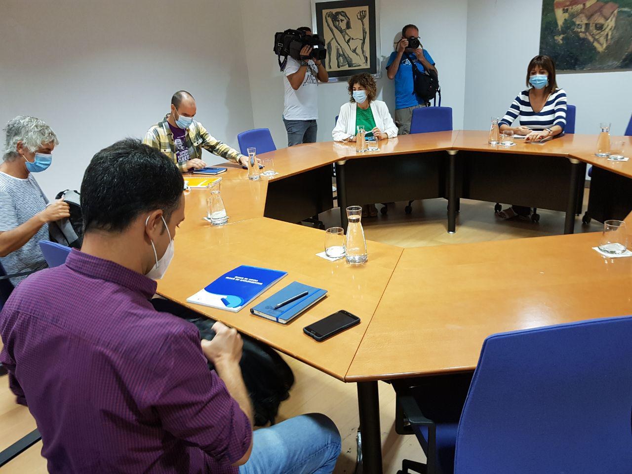 ELAk gehiengo sindikalarekiko errespetu demokratikoa eskatu dio Mendiari, eta covid-19ren krisiari aurre egiteko 24 proposamen zehaztu dizkio